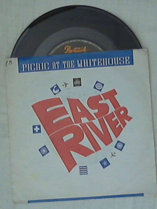 45 giri 7 '' - Picnic At The Whitehouse - East River