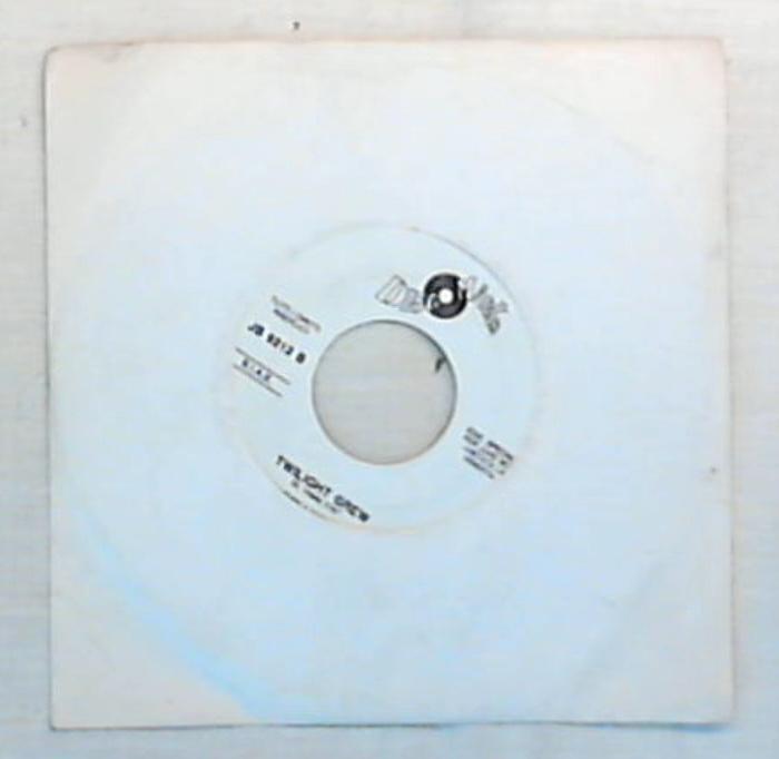 45 giri - 7'' - Maximum Respect Feat. Emanuel Miller / Nexy Lanton - 2.0.0.1 / Twilight Grew - JB 9212 / Juke Box