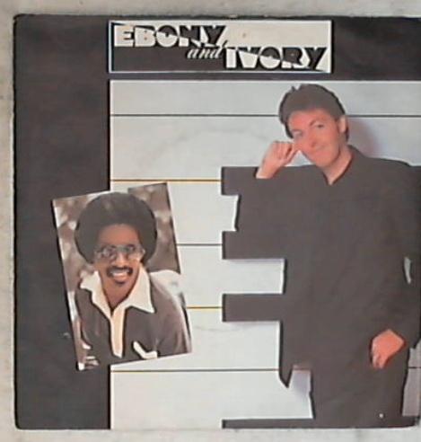45 giri 7 '' - Paul McCartney - Ebony And Ivory 3C 006-64749