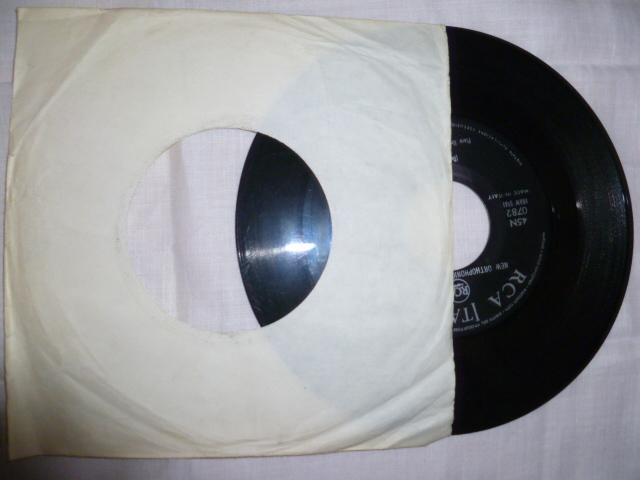 45 giri - 7'' - Teddy Reno - ... Ma Baciami / Nessuno